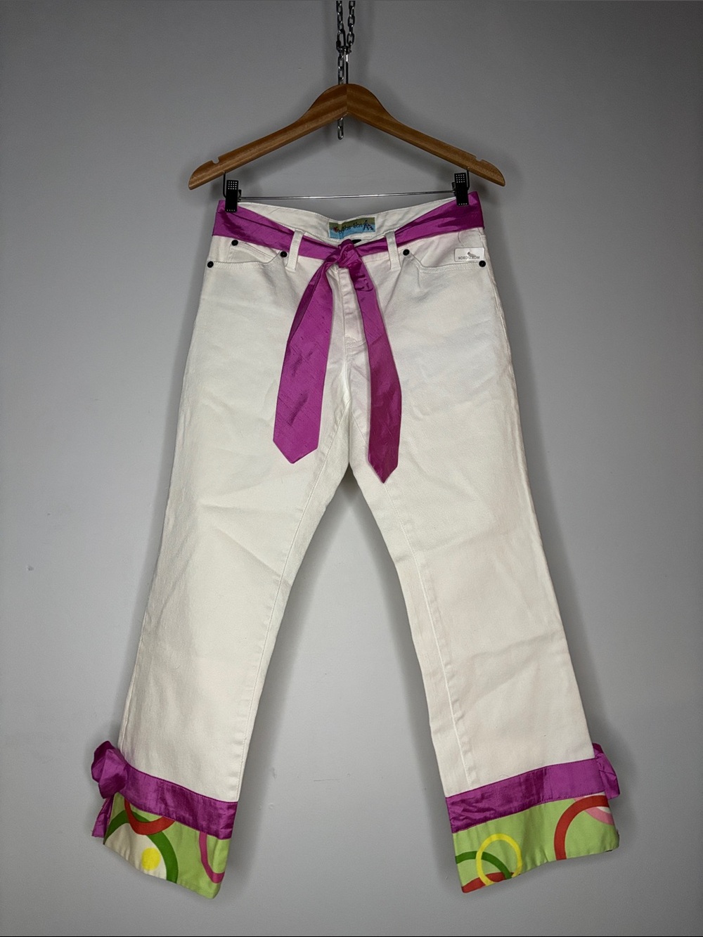 Vintage Too-She-She 00’s White Cropped Jeans with Pink Tie Colorful Bow Cuffs